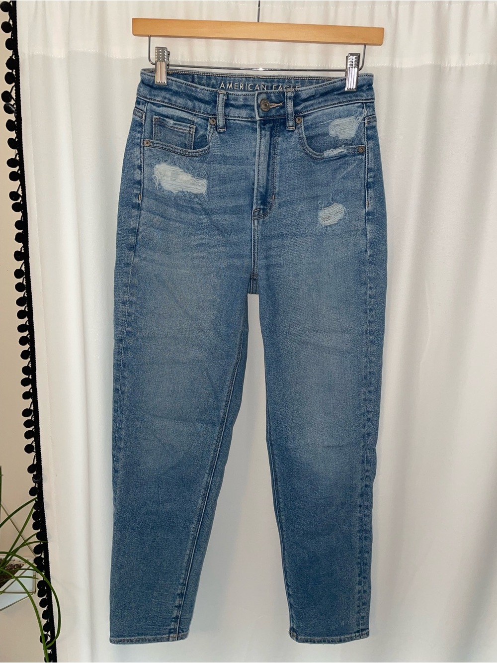 American Eagle mom straight jeans women’s 0 regular distressed denim stretch